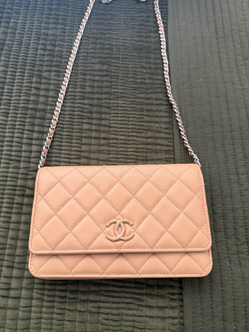 Chanel wallet on chain - Picture 1 of 8